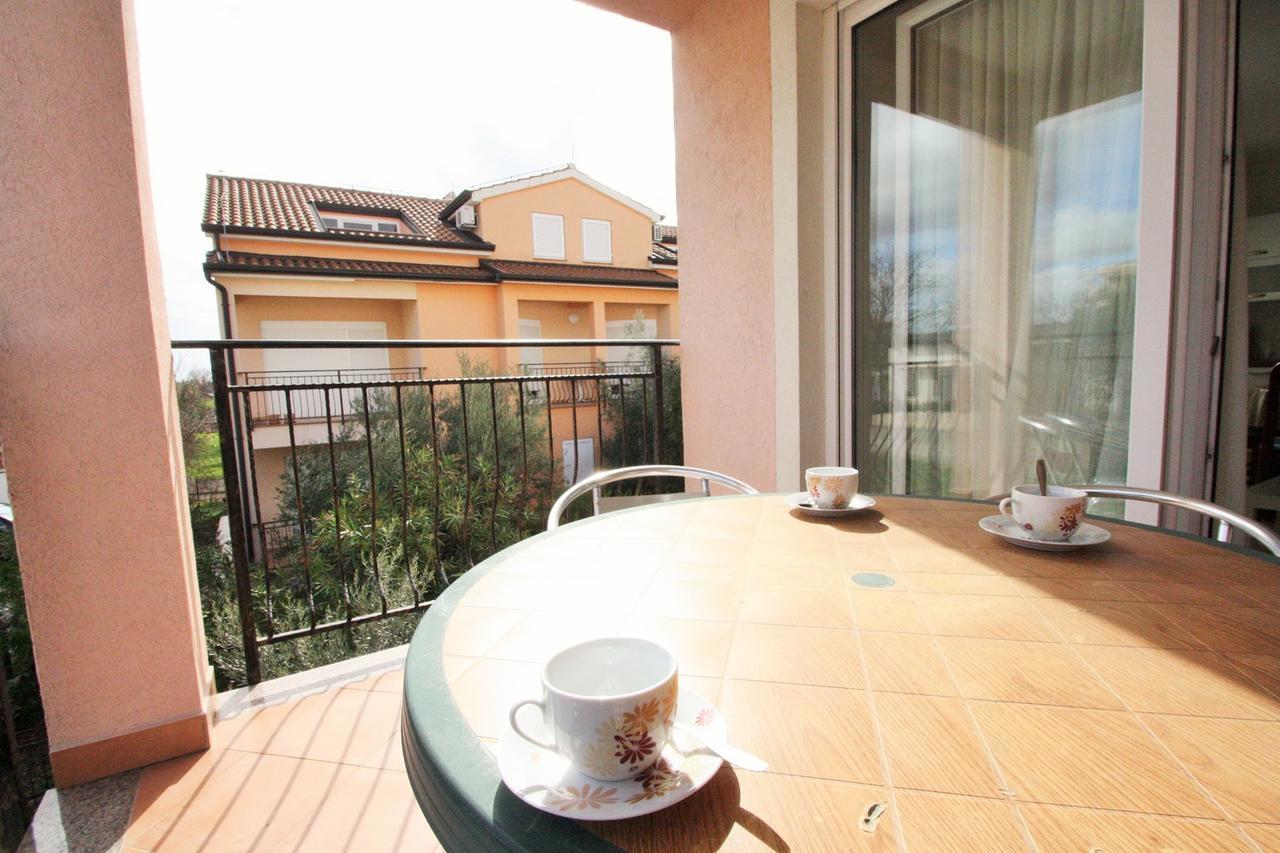 Apartment Bilic With Balcony Porec Exterior photo